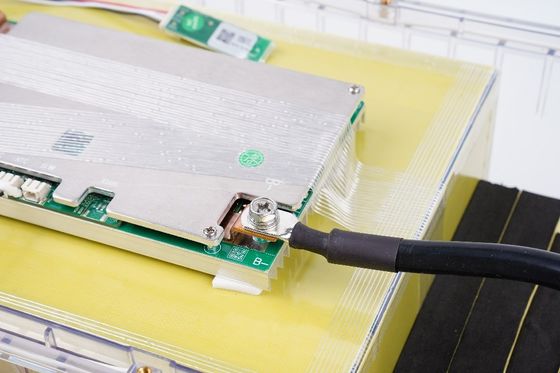 100٪ میزان تخلیه 24v 200Ah باتری لیتیوم یون برای ذخیره انرژی خورشیدی چرخه عمیق